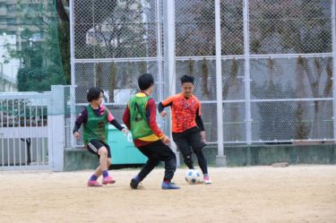 CP神戸のGK練習は、元なでしこリーガーの監督によるシュート練習です。